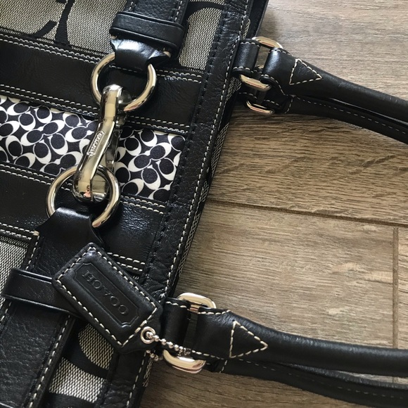 13073 Coach Hamptons Signature Stripe Carryall - Picture 6 of 9